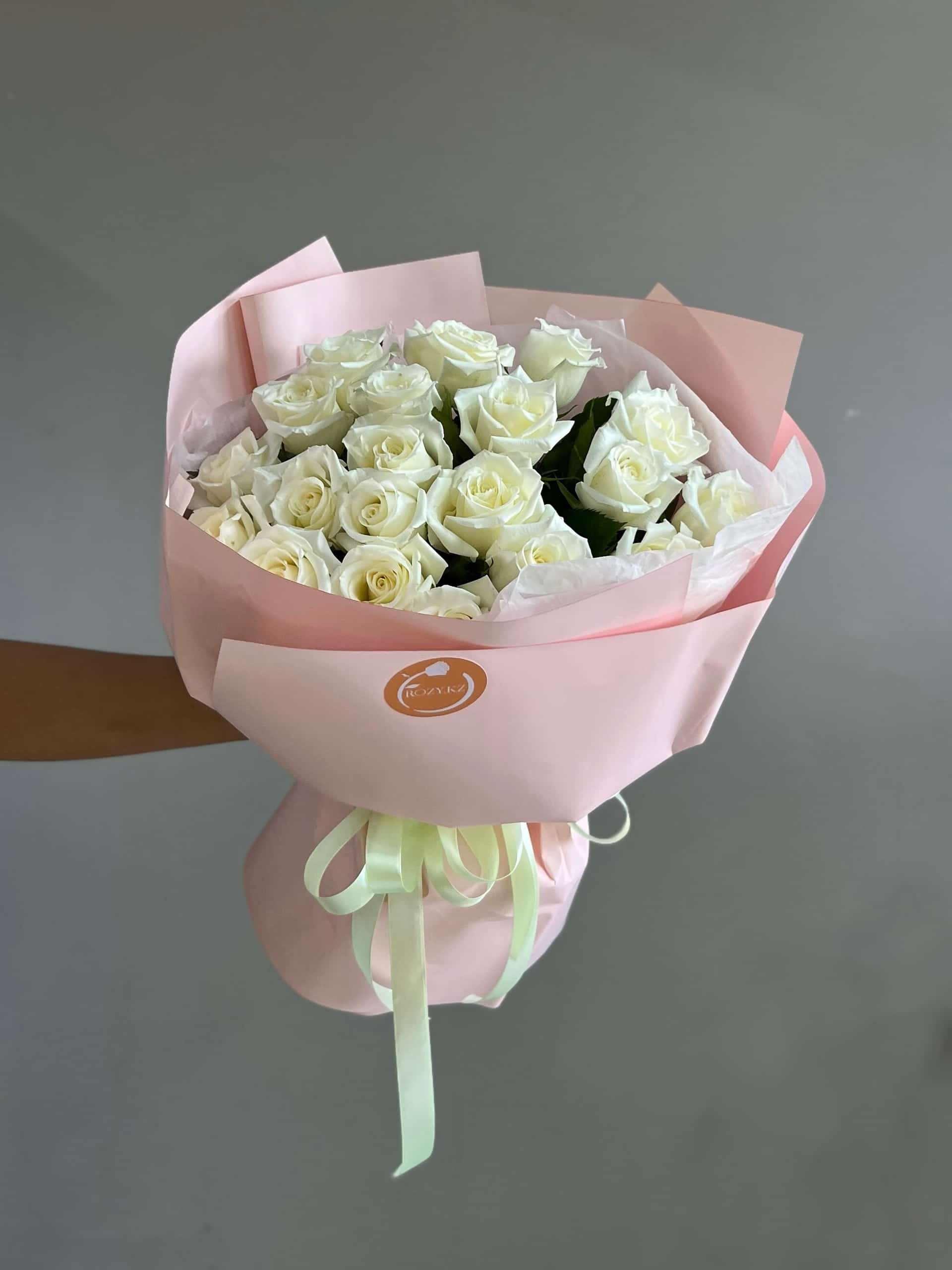 Белый 21 роза