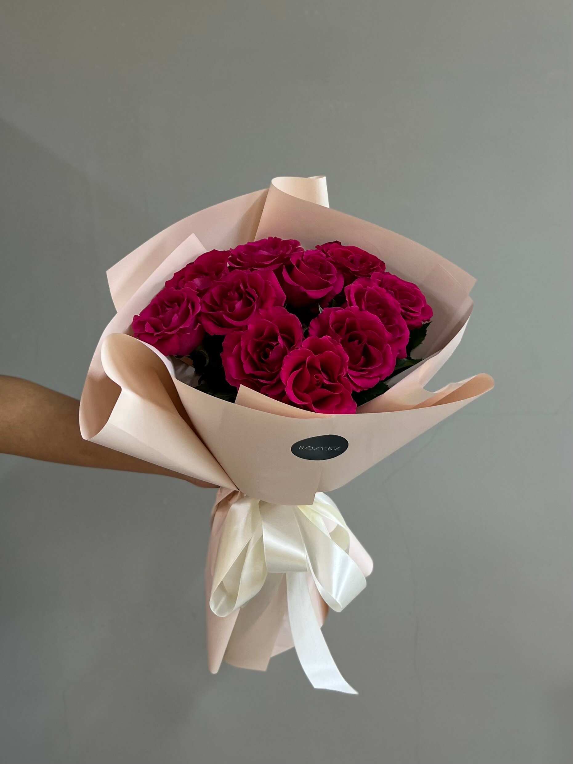 Ярко-розовый 11 роз