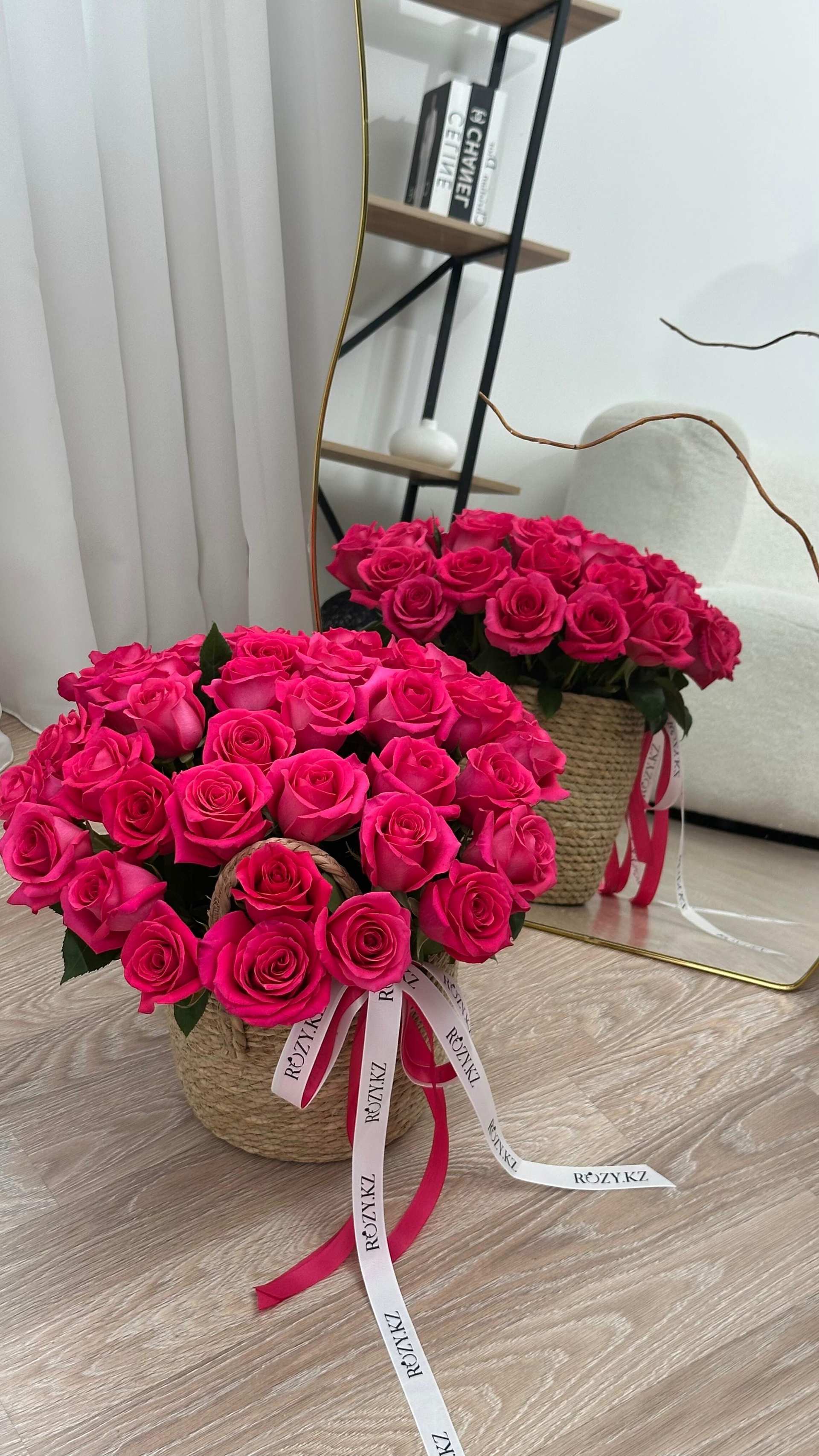 Корзина ротанг 35 роз в размере L