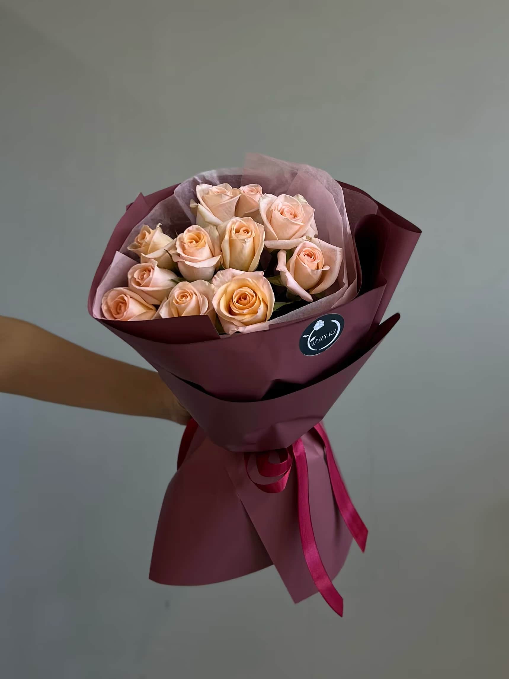 11 peach roses