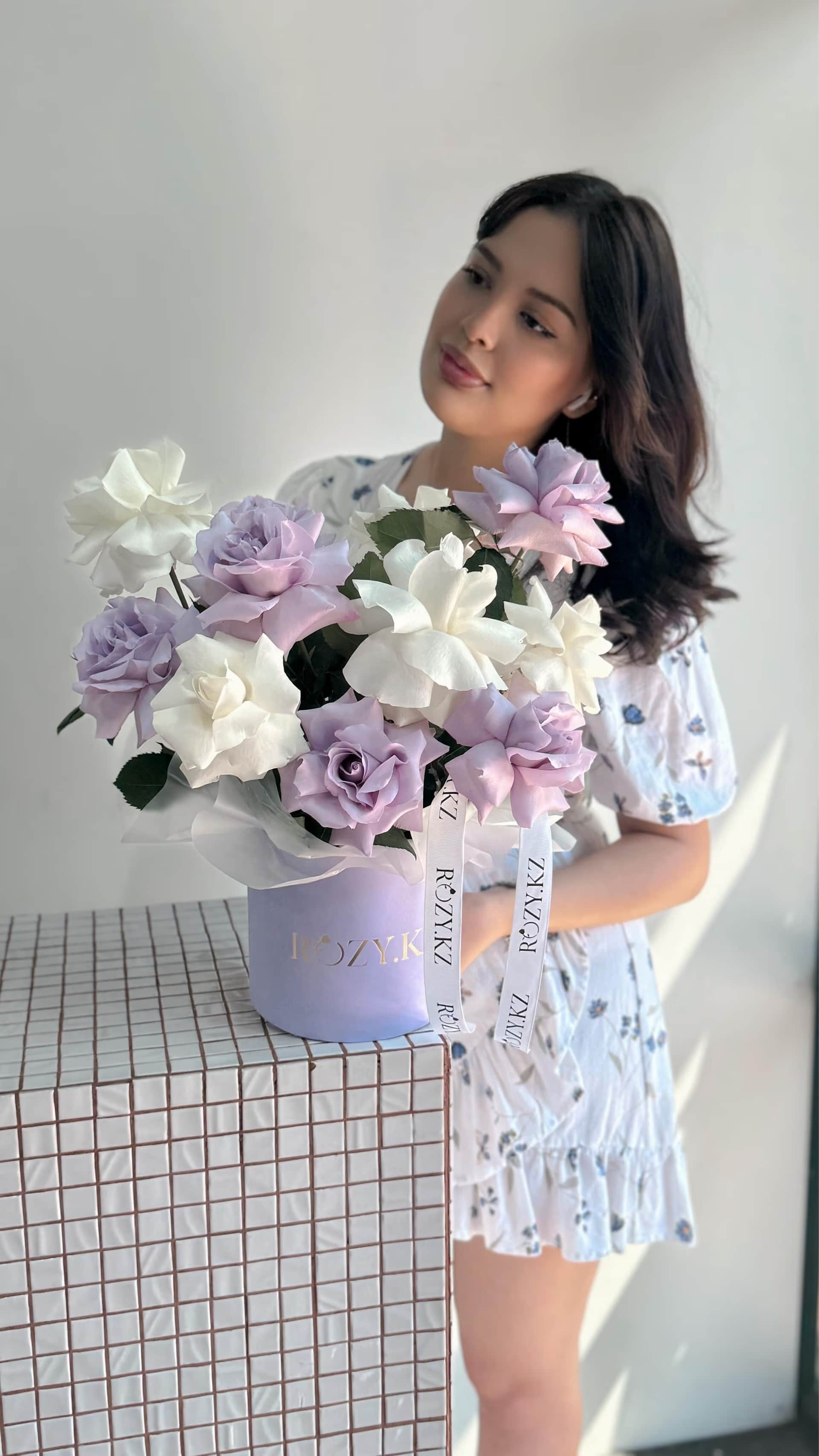 Arrangement SIRENA S — Rose white, Rose purple