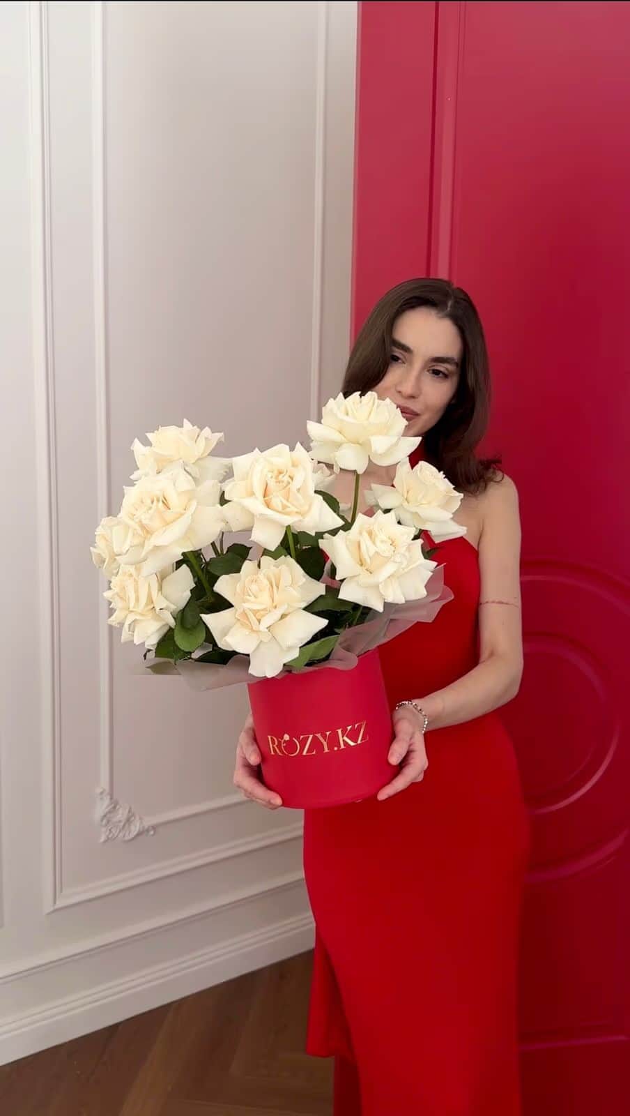 Arrangement INLOVE XS — Rose white, Box ROZY.KZ size XS