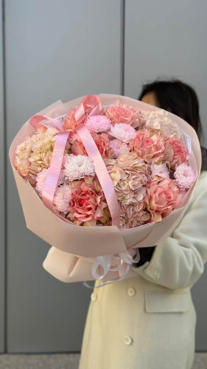 Еуробукет PINK M — Хризантема бұта, Раушан ашық қызғылт