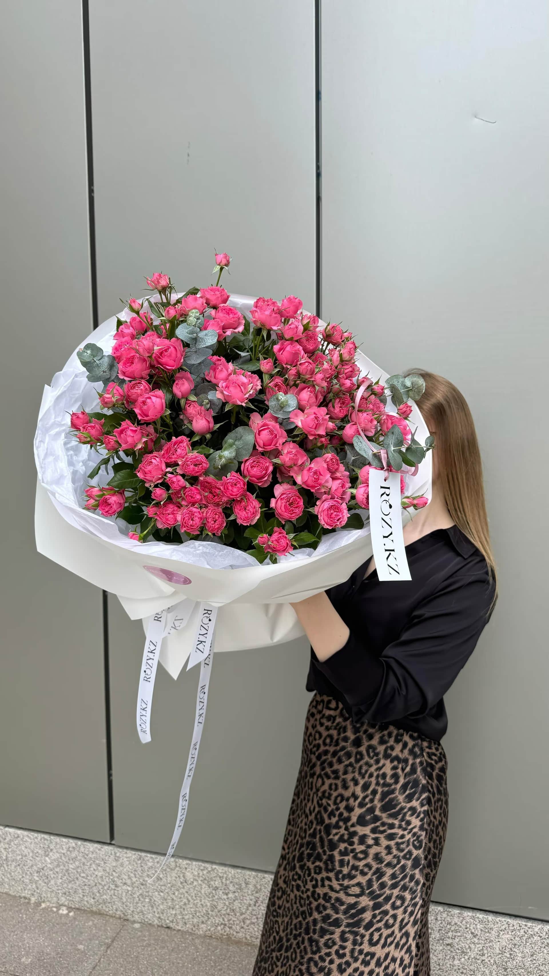 Spray rose with eucalyptus (11)