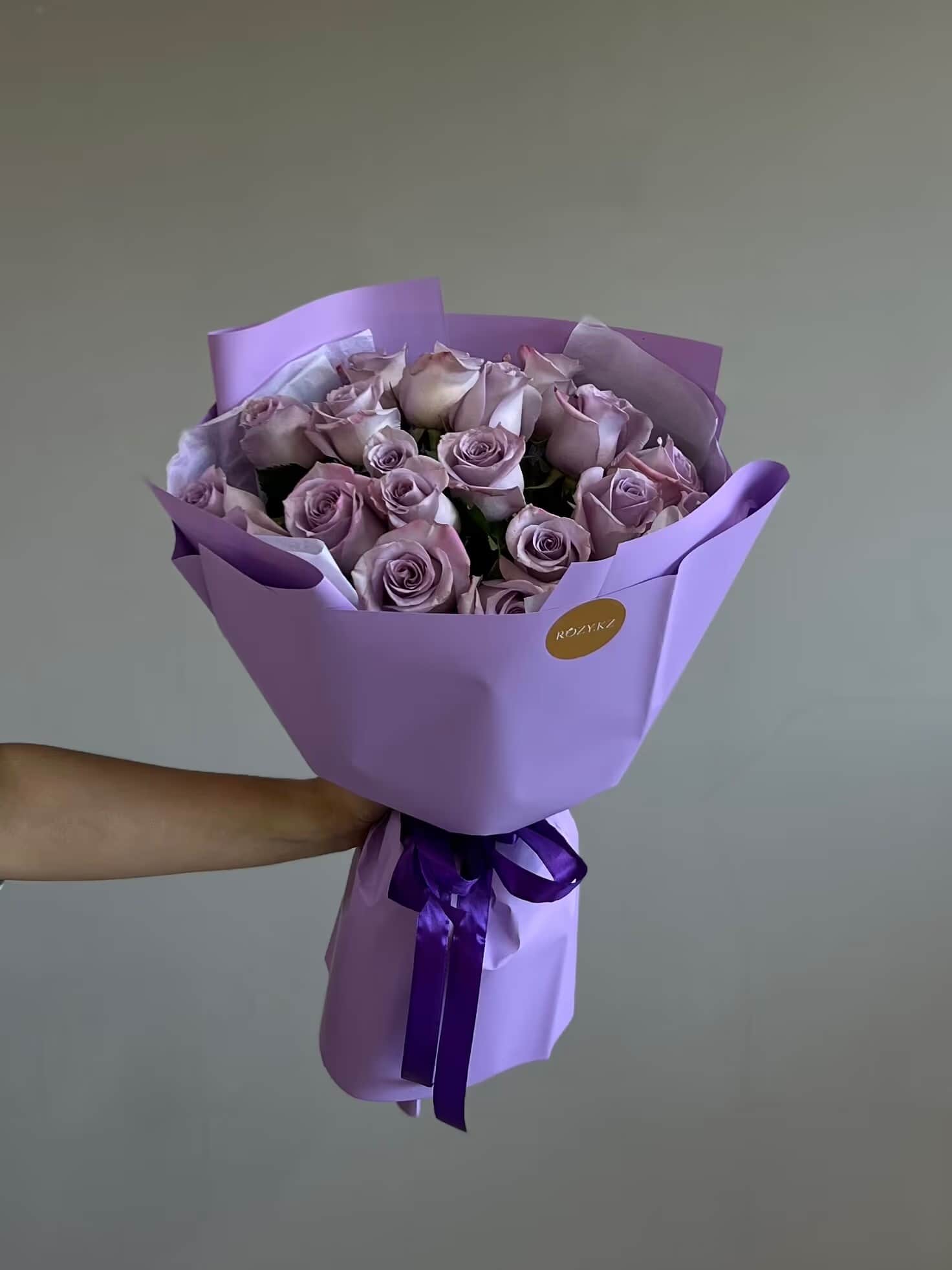Фиолетовый 19 роз — Роза фиолетовая