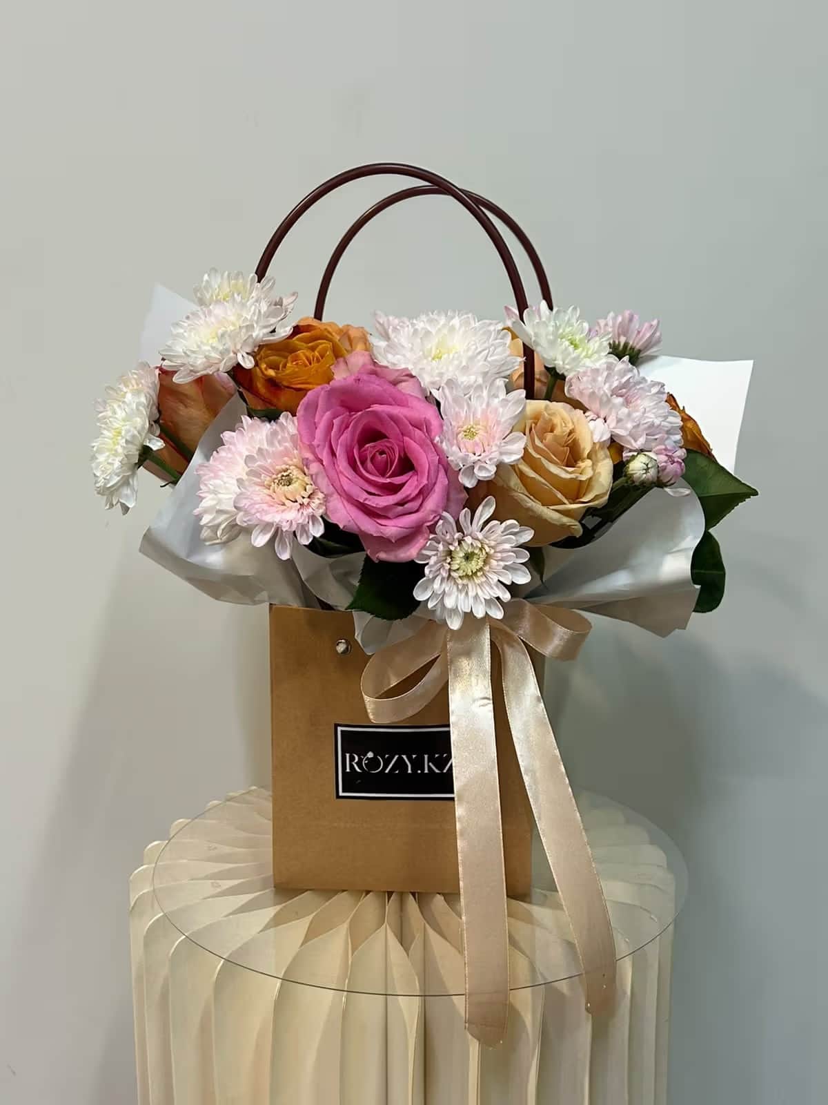 «Солнечное утро» — Rose orange, Chrysanthemum spray
