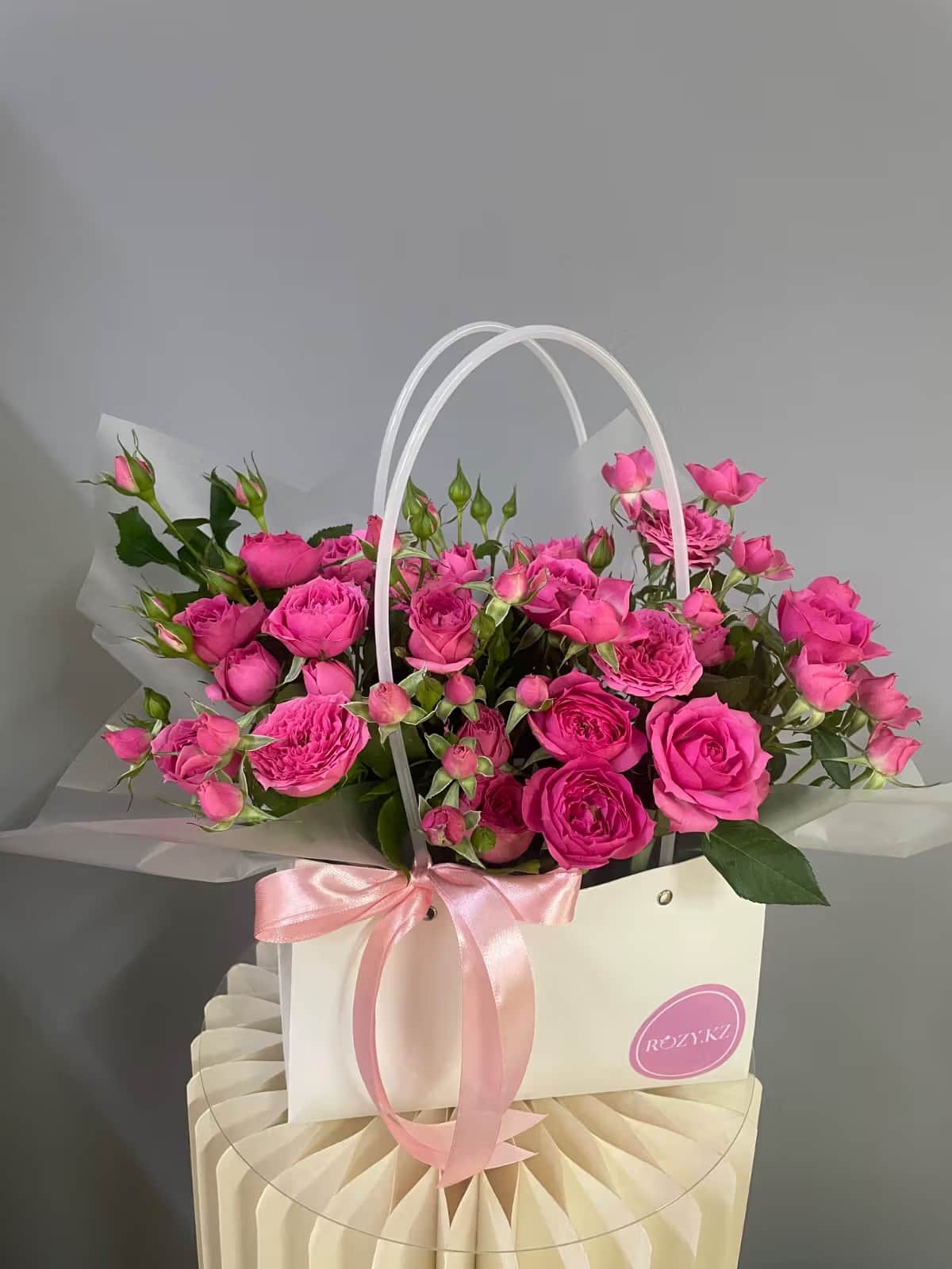 Warm Embrace — Spray rose Sophie, Bag