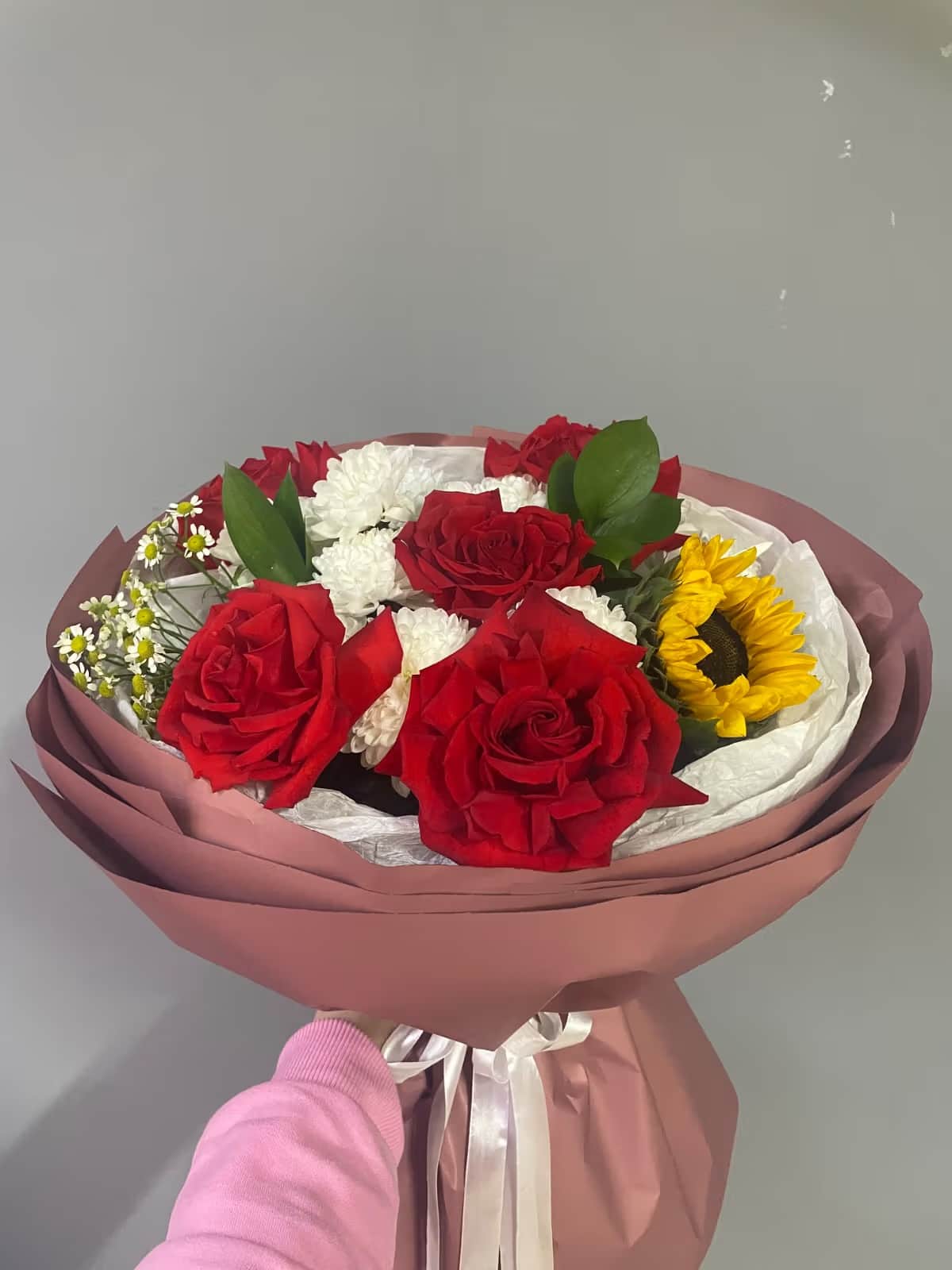 Sunny Love — Rose red, Helianthus Jua Inca