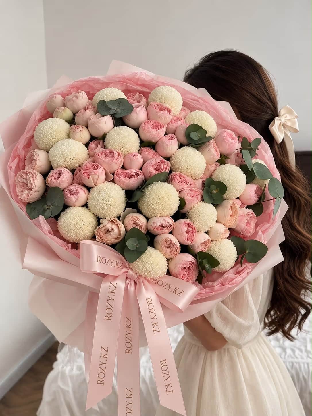 Гүл шоғы «Rose Aura» — Хризантема Momoko, Бұта раушан премиум
