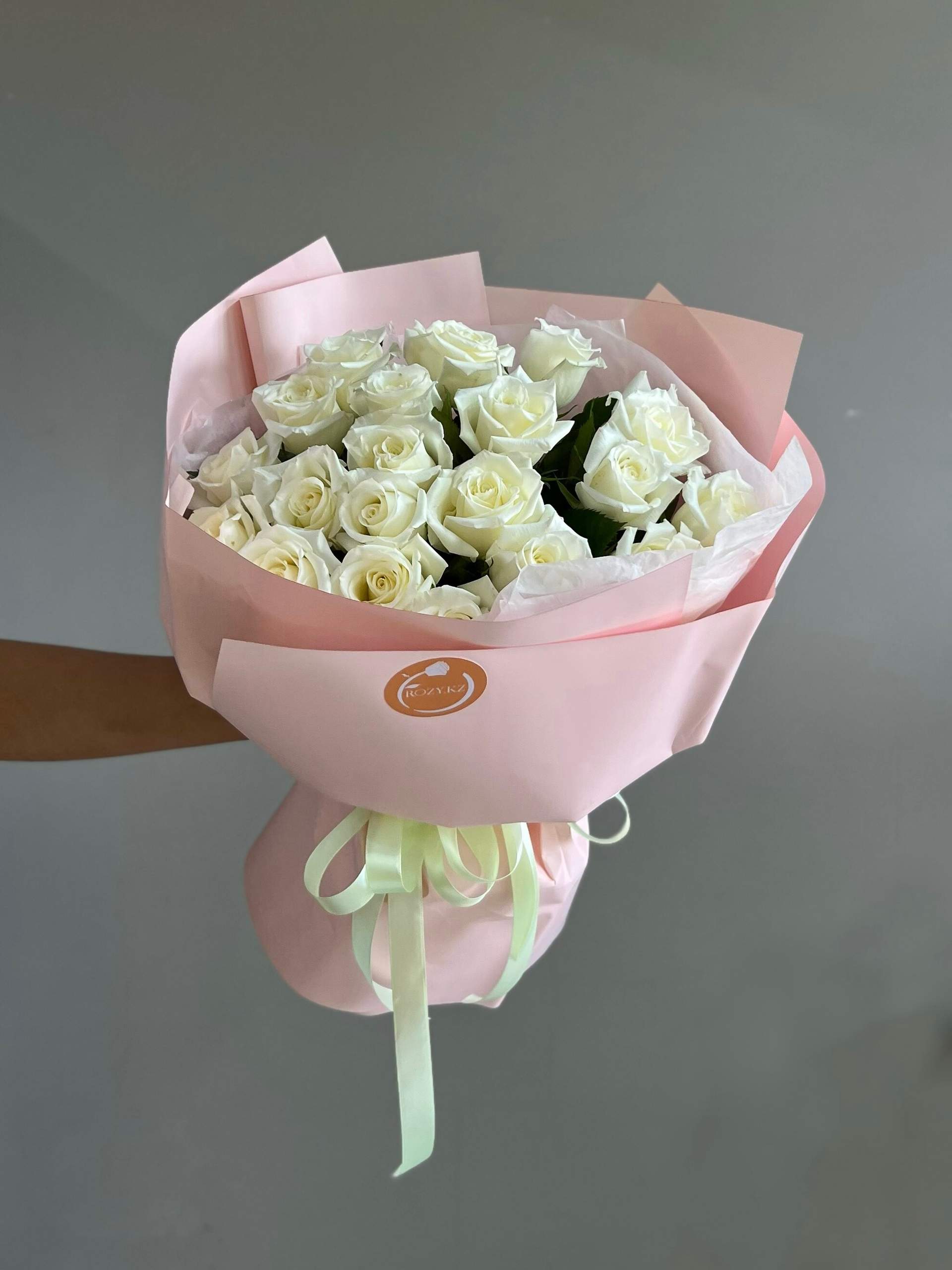 Белый 21 роза