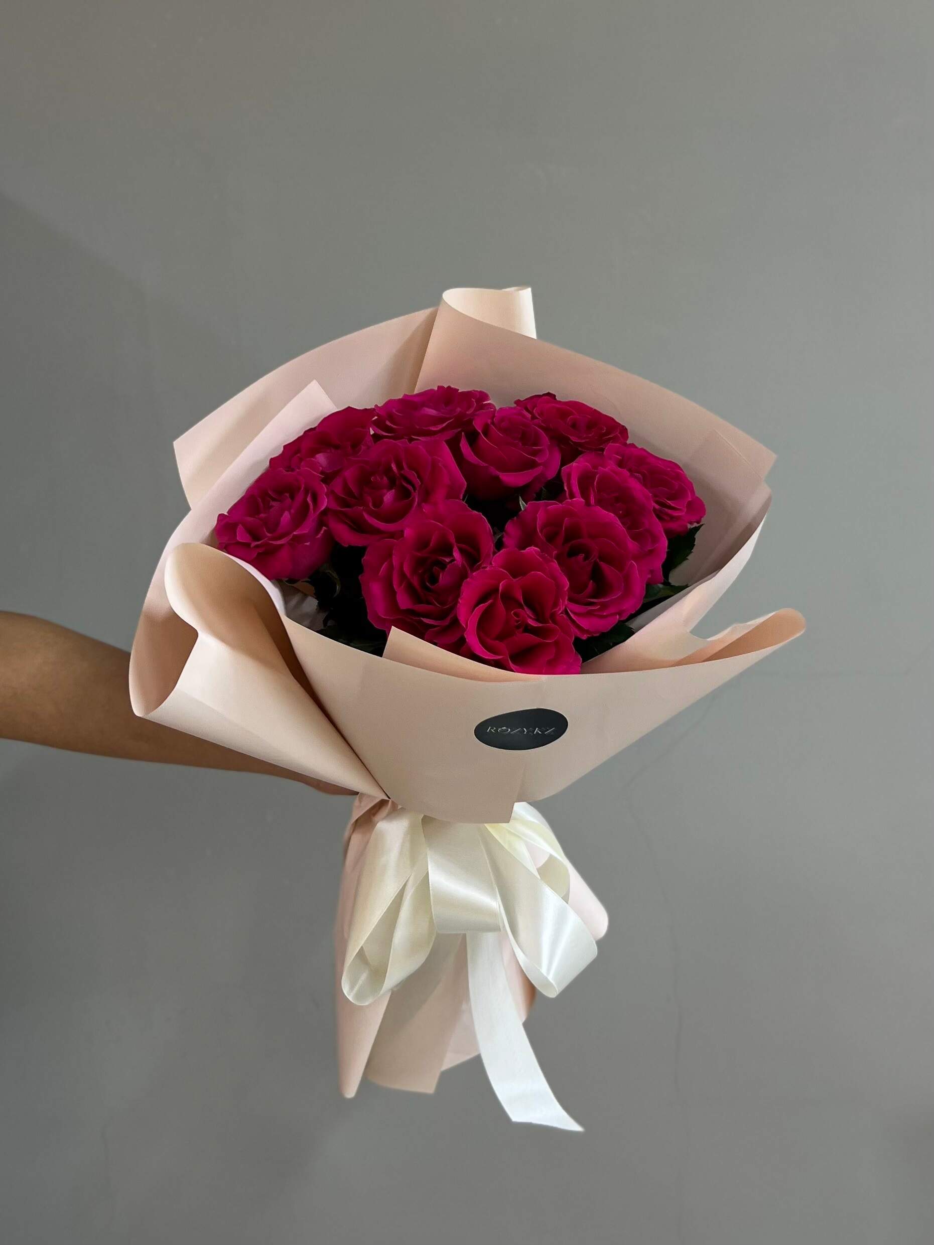 Ярко-розовый 11 роз