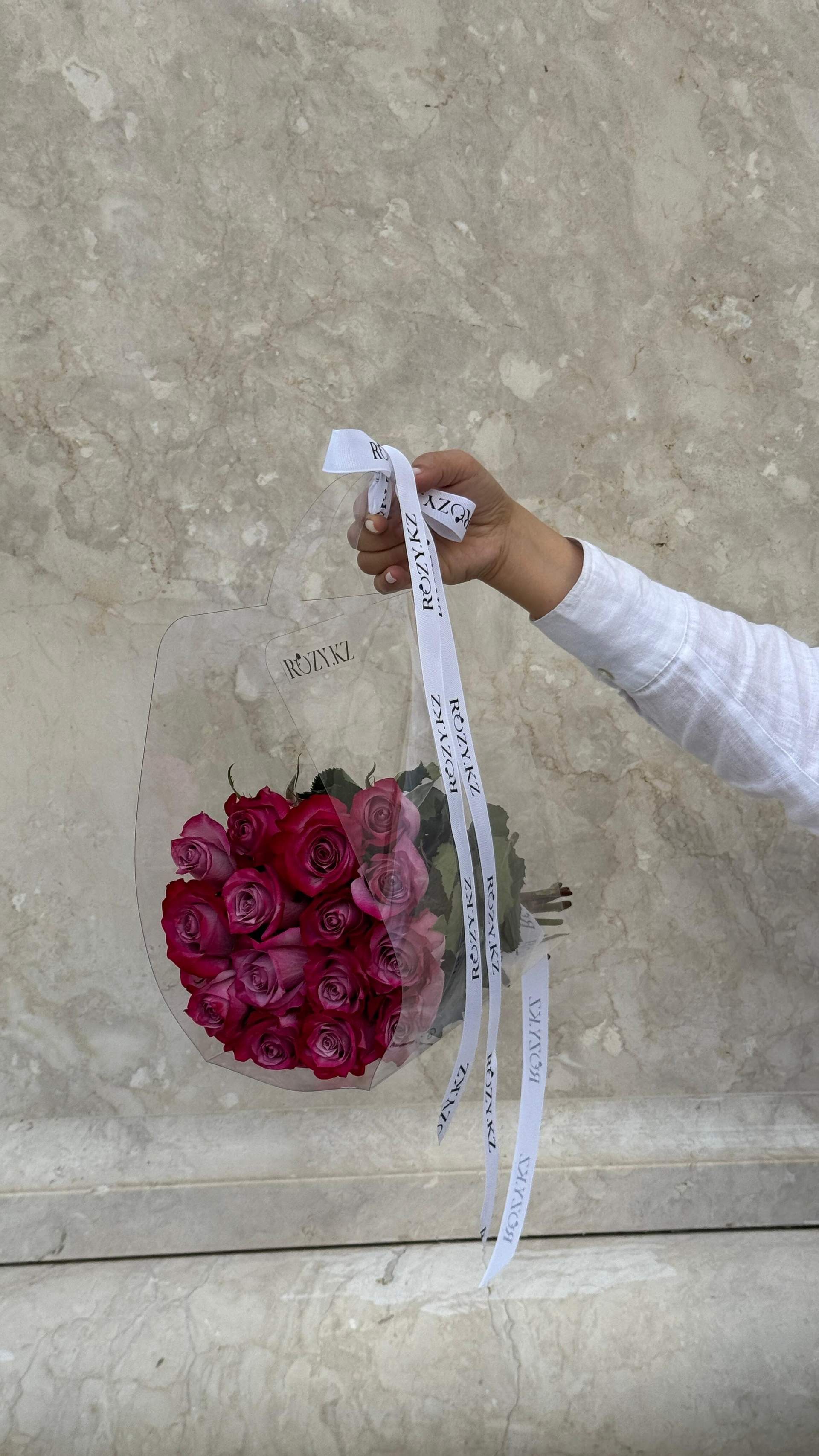 Сумочка 15 фиолетовых роз