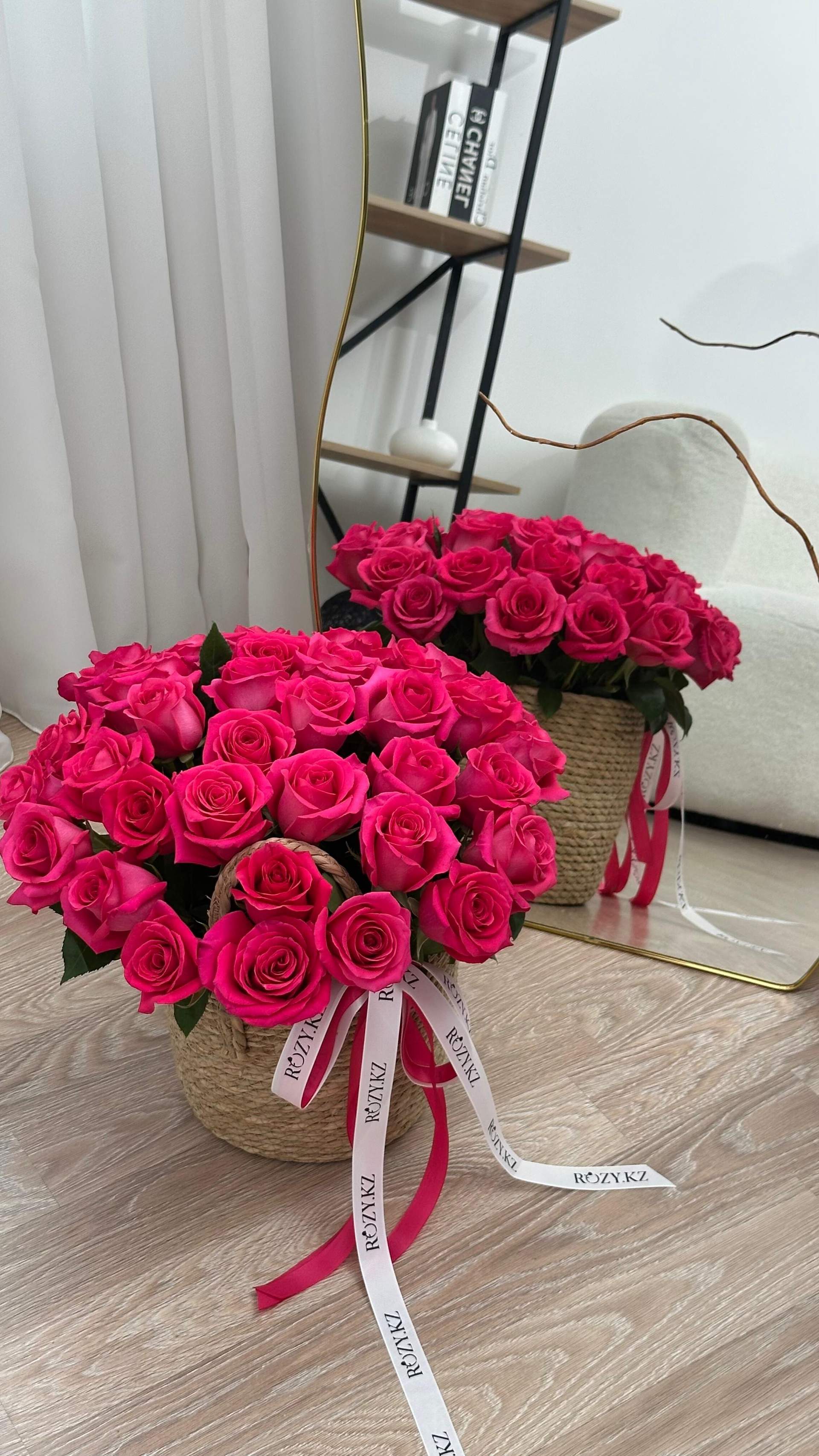Корзина ротанг 35 роз в размере L