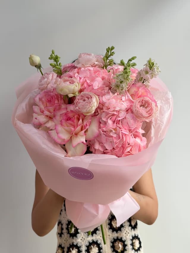 «Нежная симфония» — Hydrangea, Rose light pink