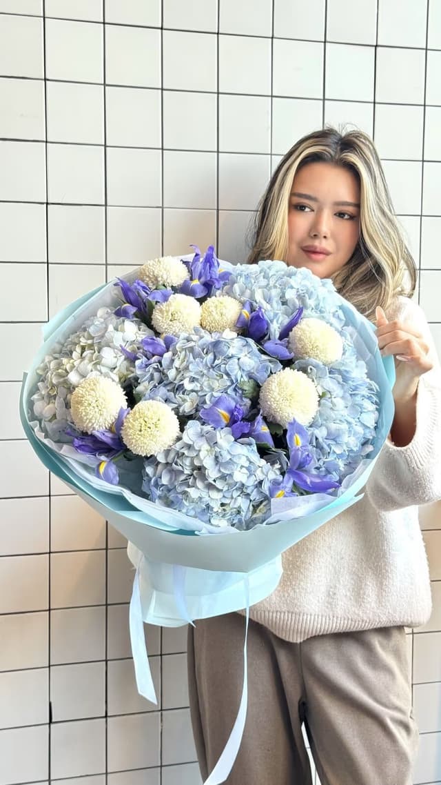 Bouquet Speechless — Hydrangea, Irises