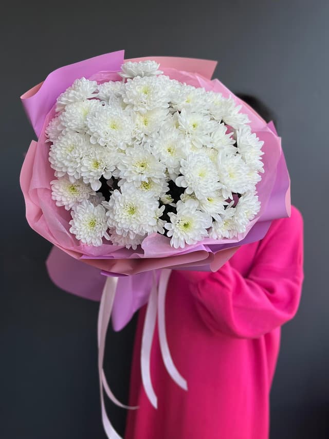 9 white chrysanthemums