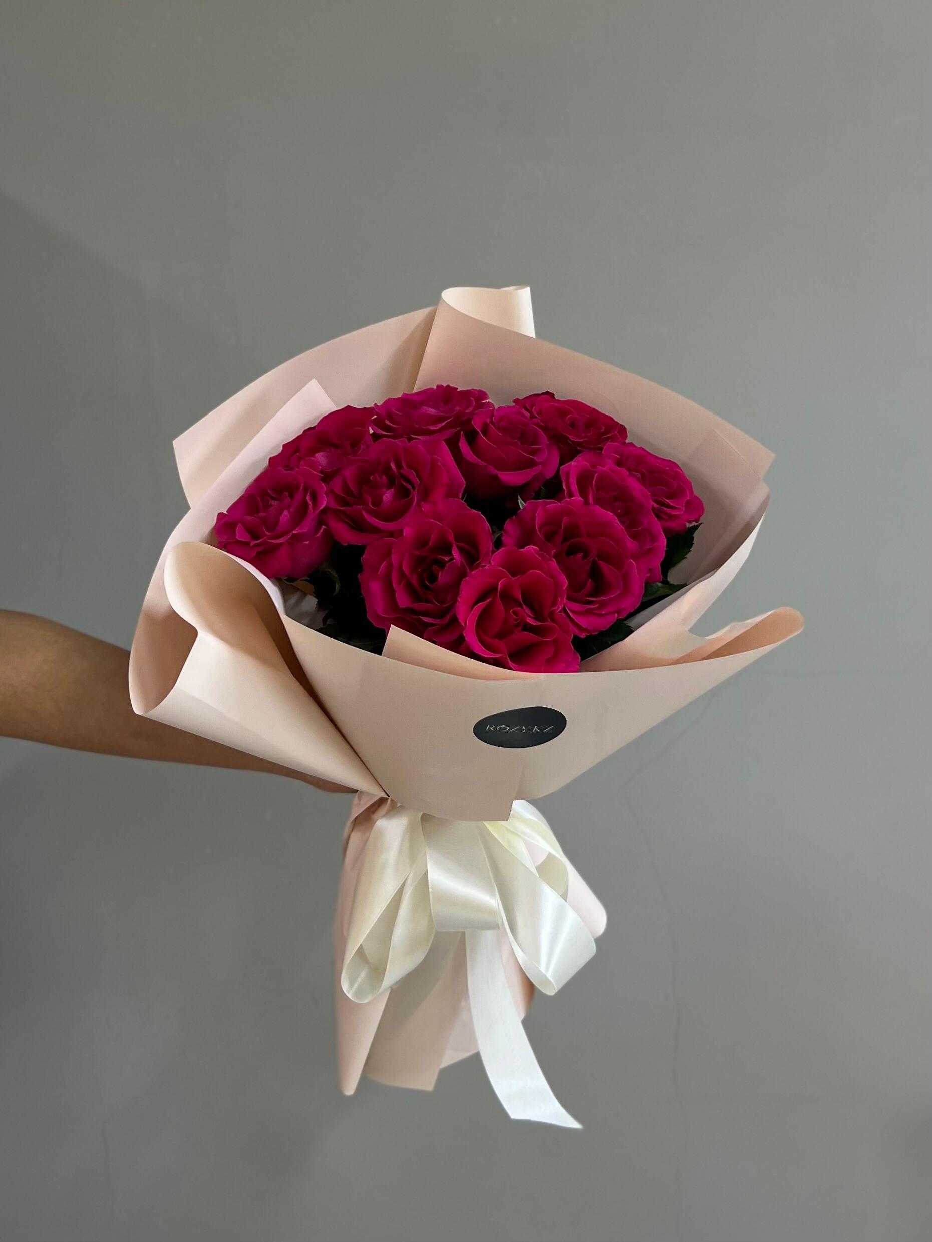 Ярко-розовый 11 роз