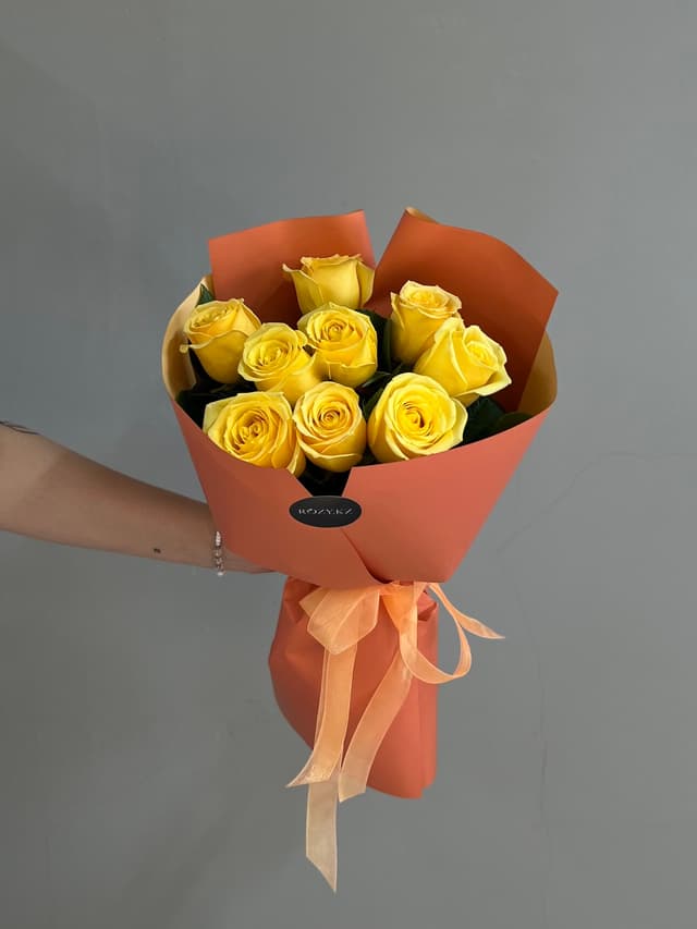 9 yellow roses