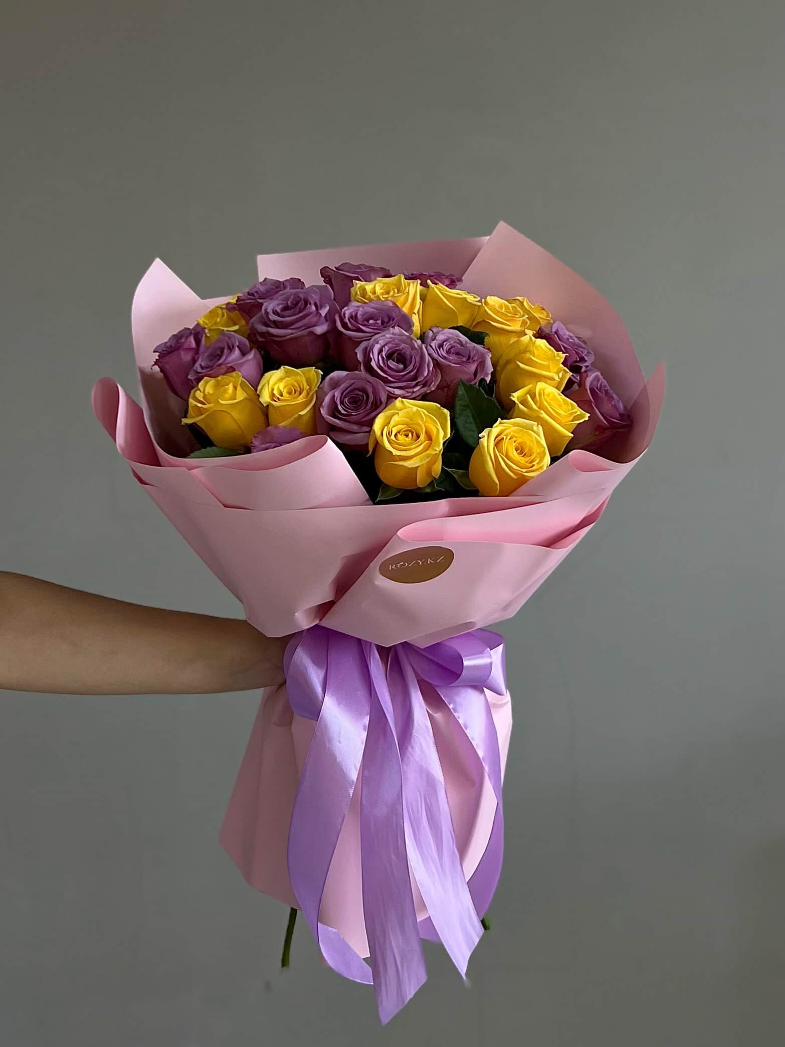 Mix 25 purple/yellow roses