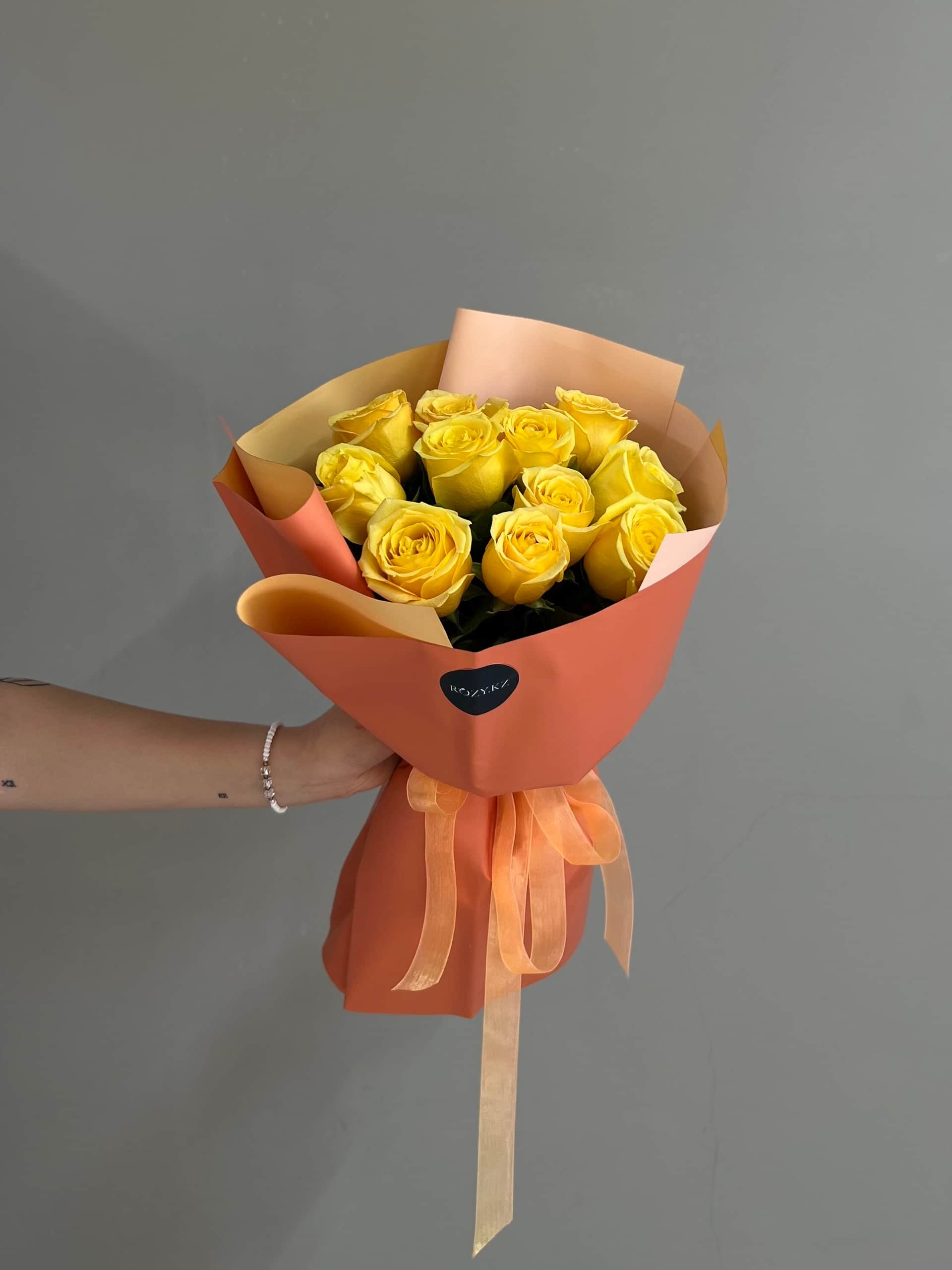 11 yellow roses