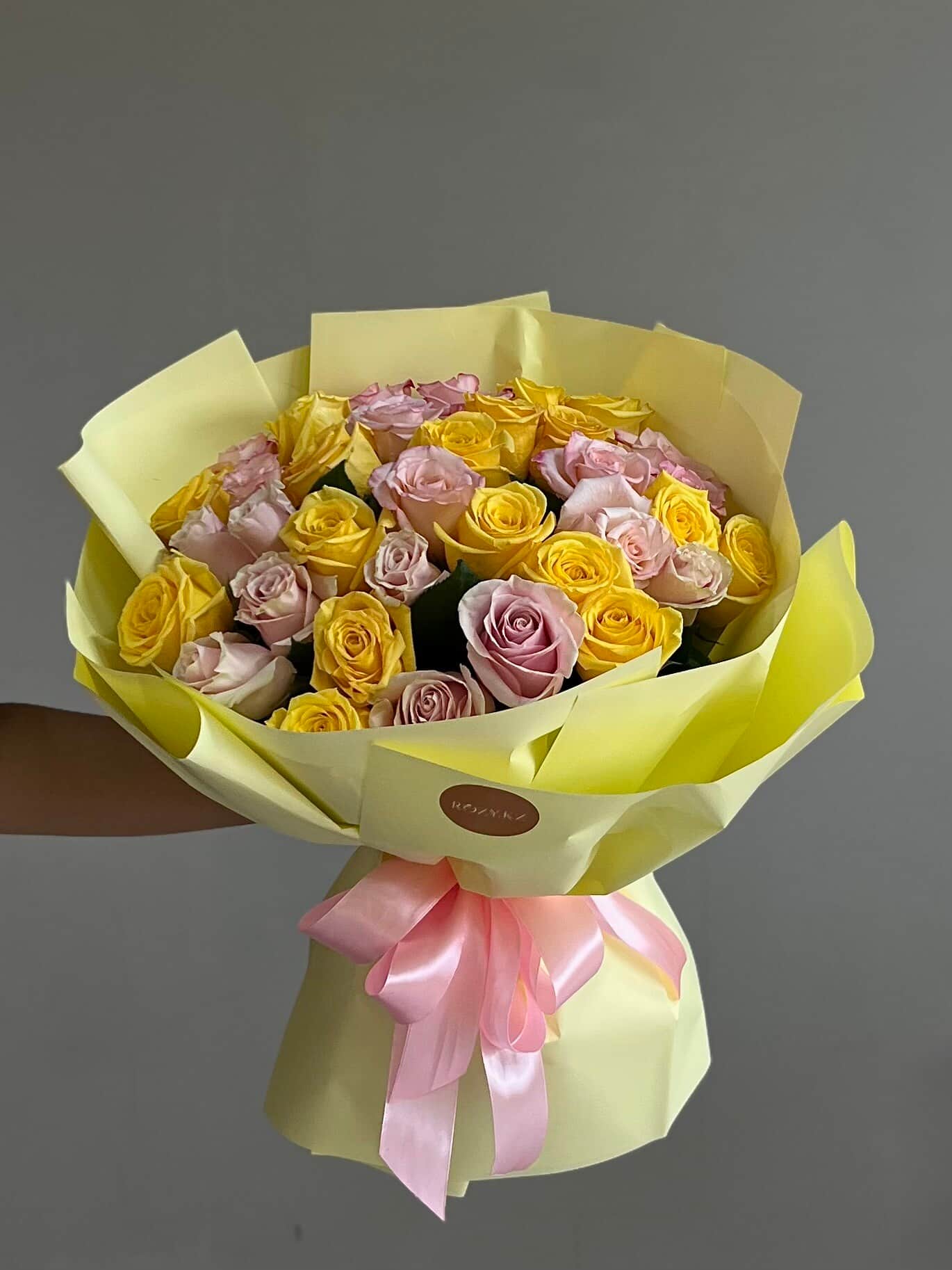 Mix 35 light pink/yellow roses