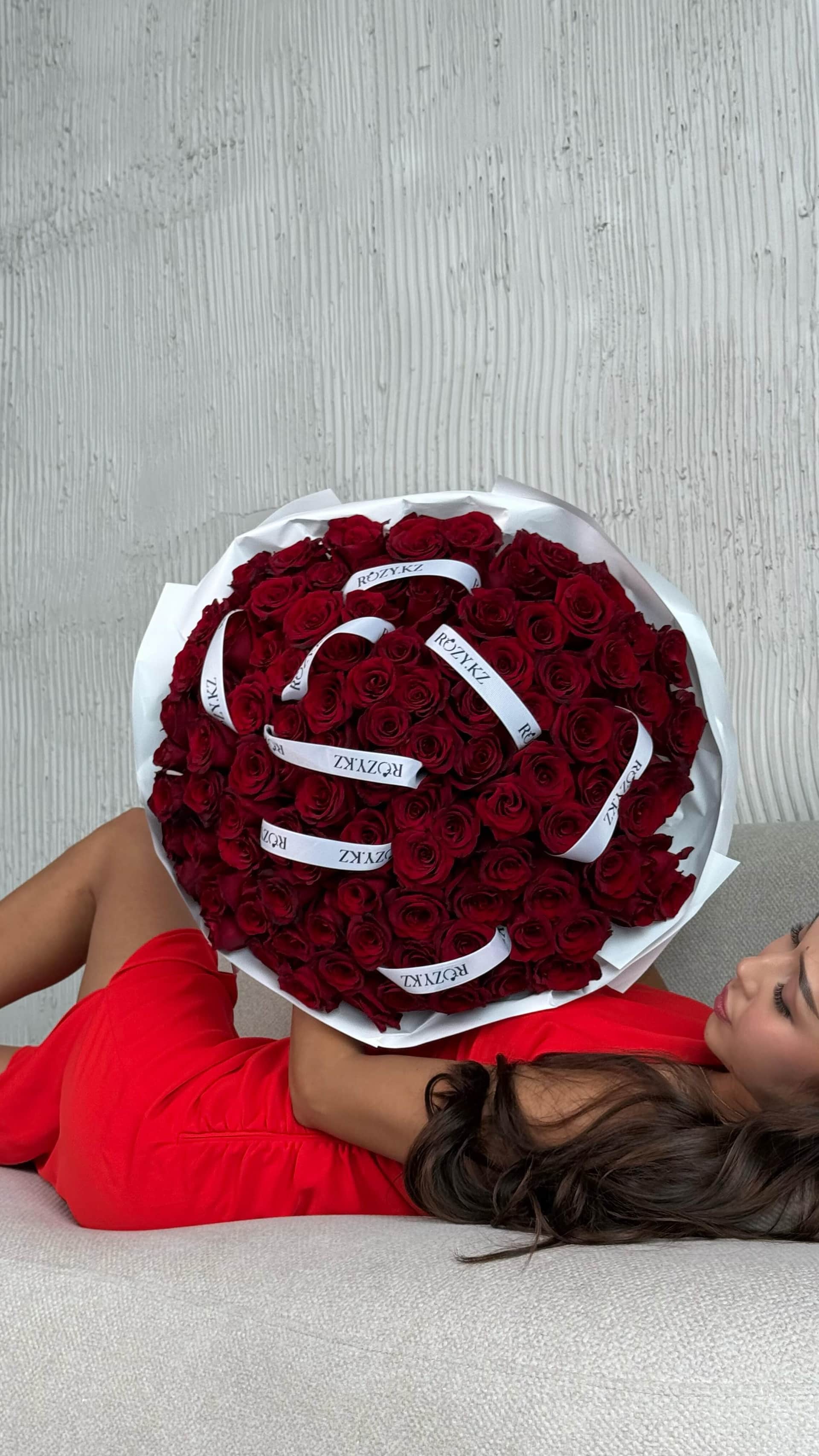 101 red roses