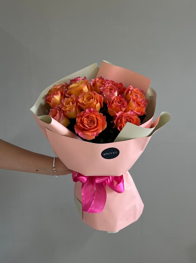 15 orange roses