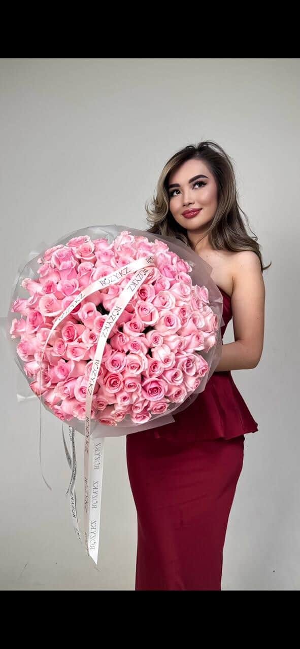 101 light pink roses