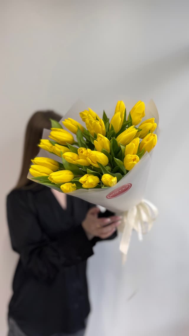Yellow 25 tulips