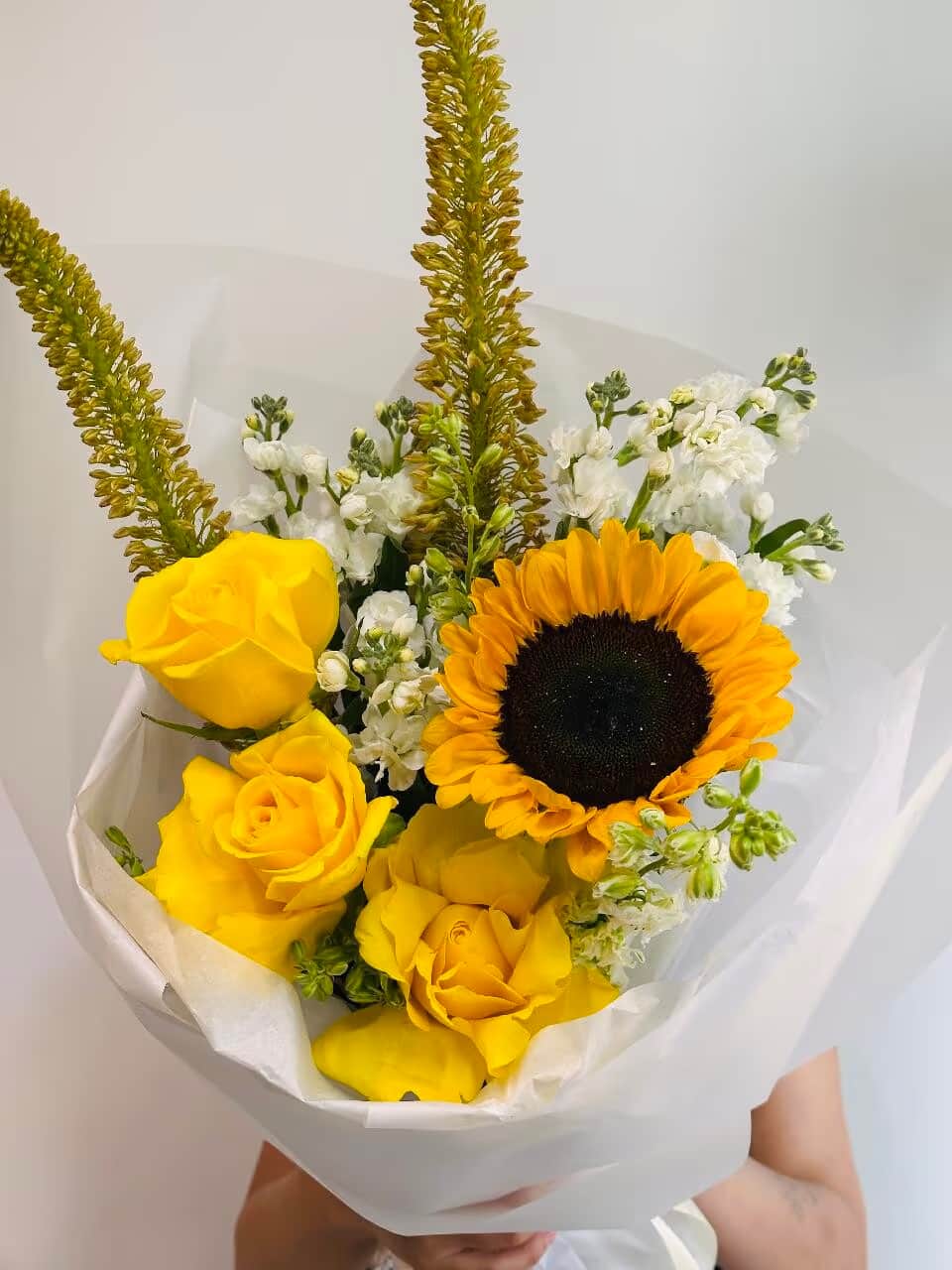 Bouquet sunny — Delphinium, Eremurus
