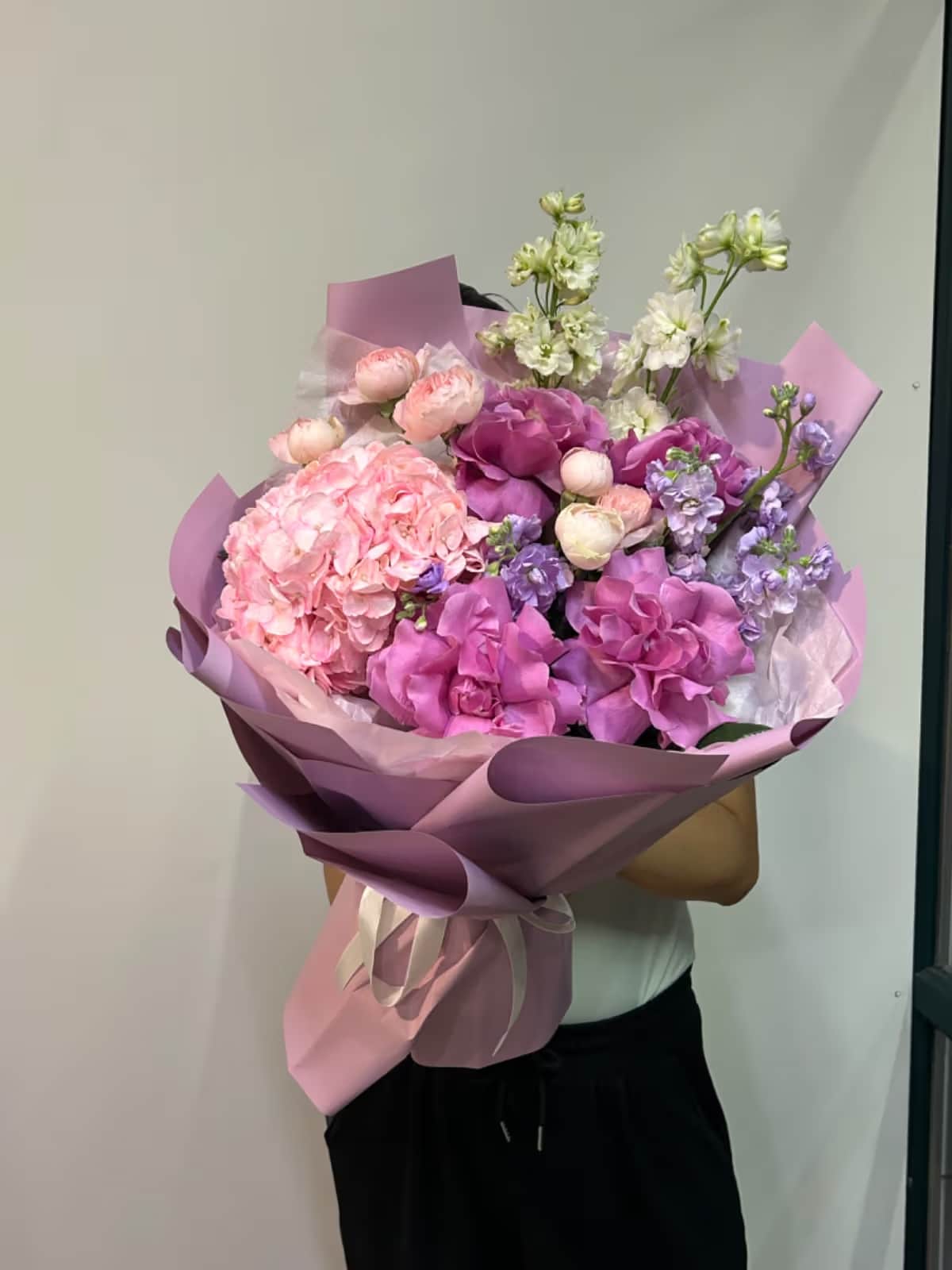 «Тайна ночи» — Rose purple, Hydrangea