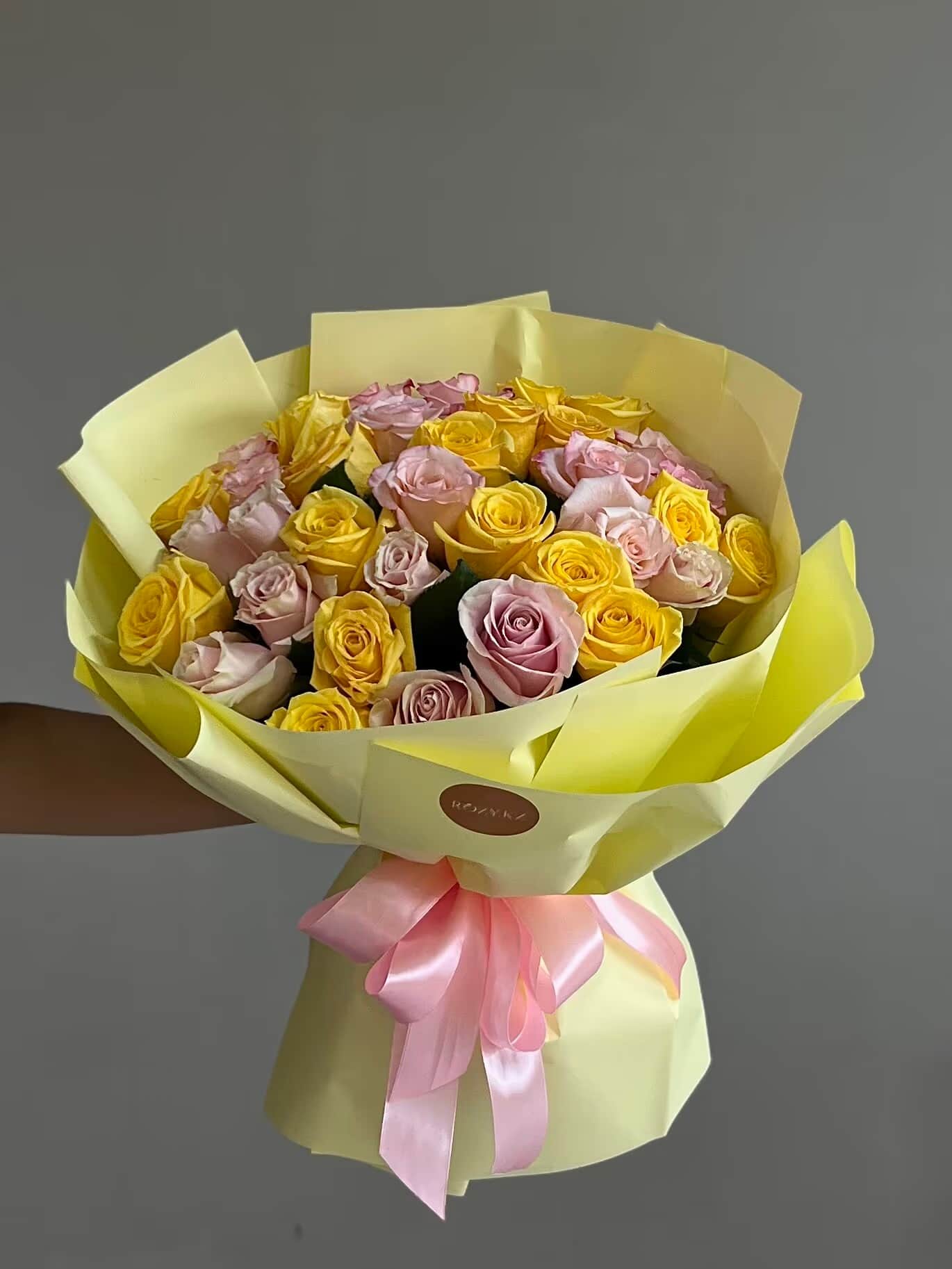 Mix 35 light pink/yellow roses