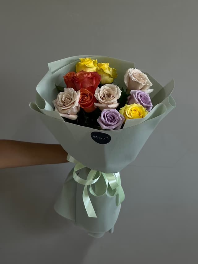 Mix 11 roses