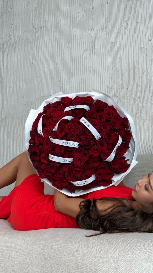 101 red roses