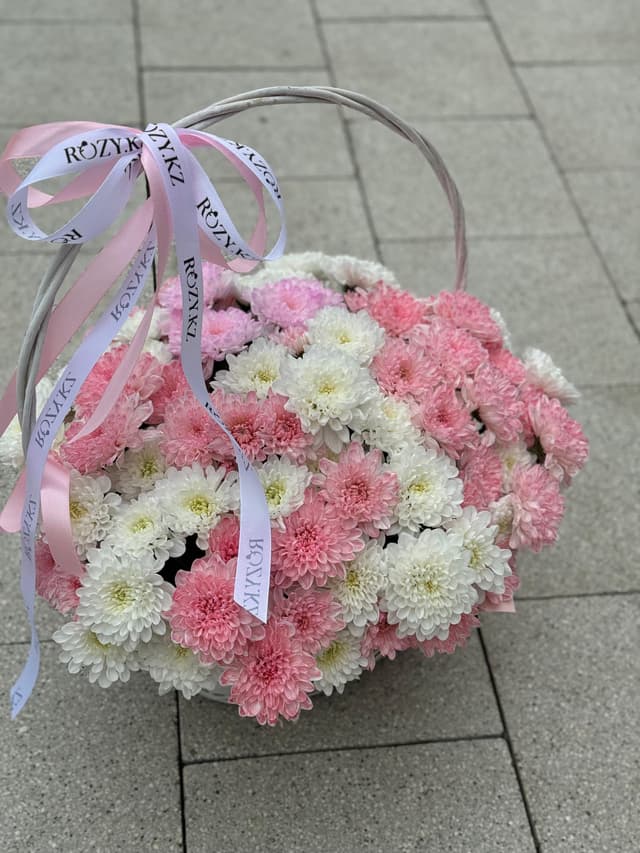 Basket size L chrysanthemum pink + white 15 pcs