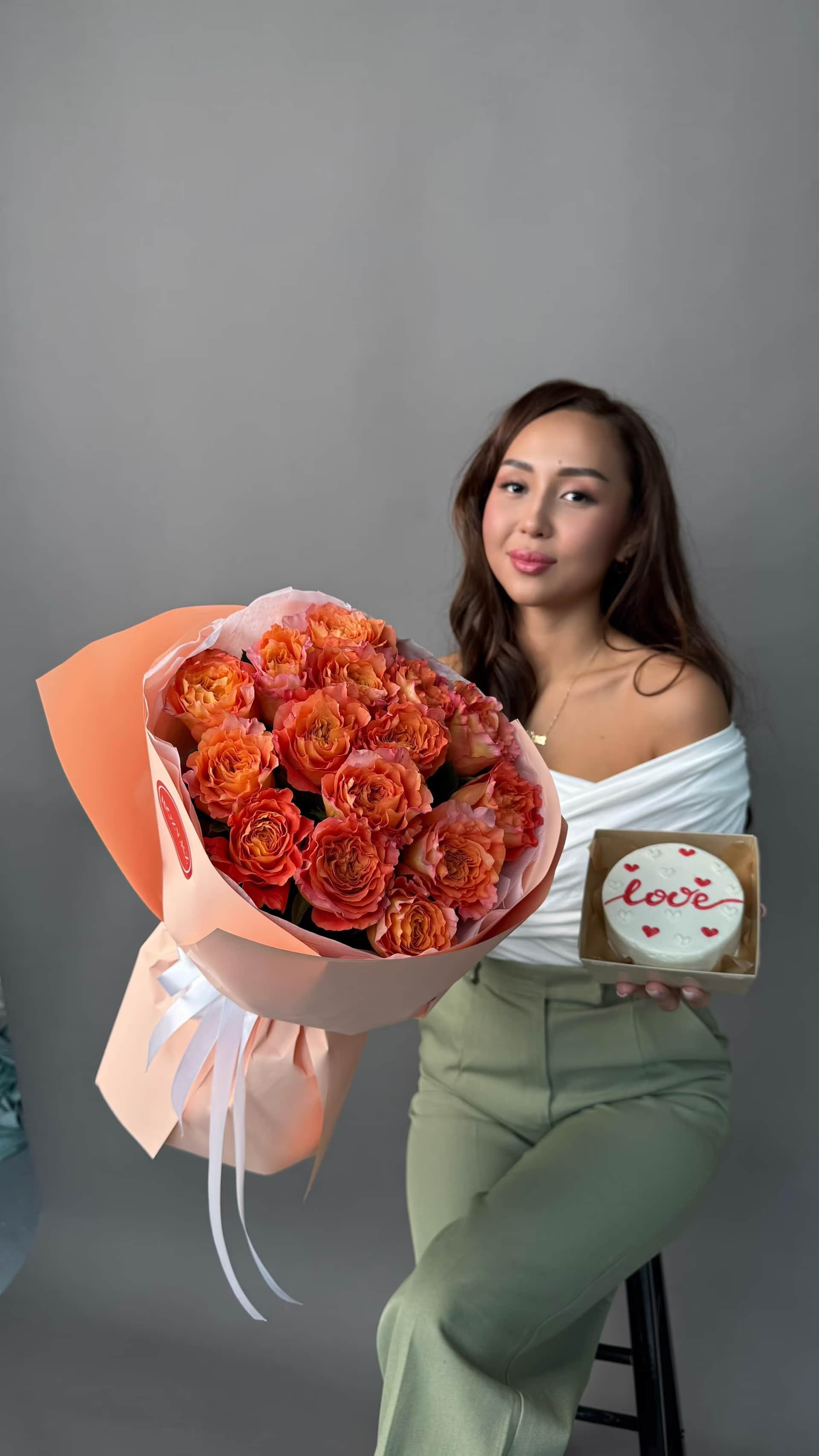 Комбо Оранжевые 15 роз & бенто “Love” — Роза оранжевая