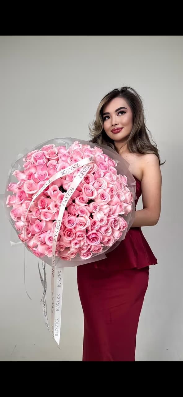 101 light pink roses