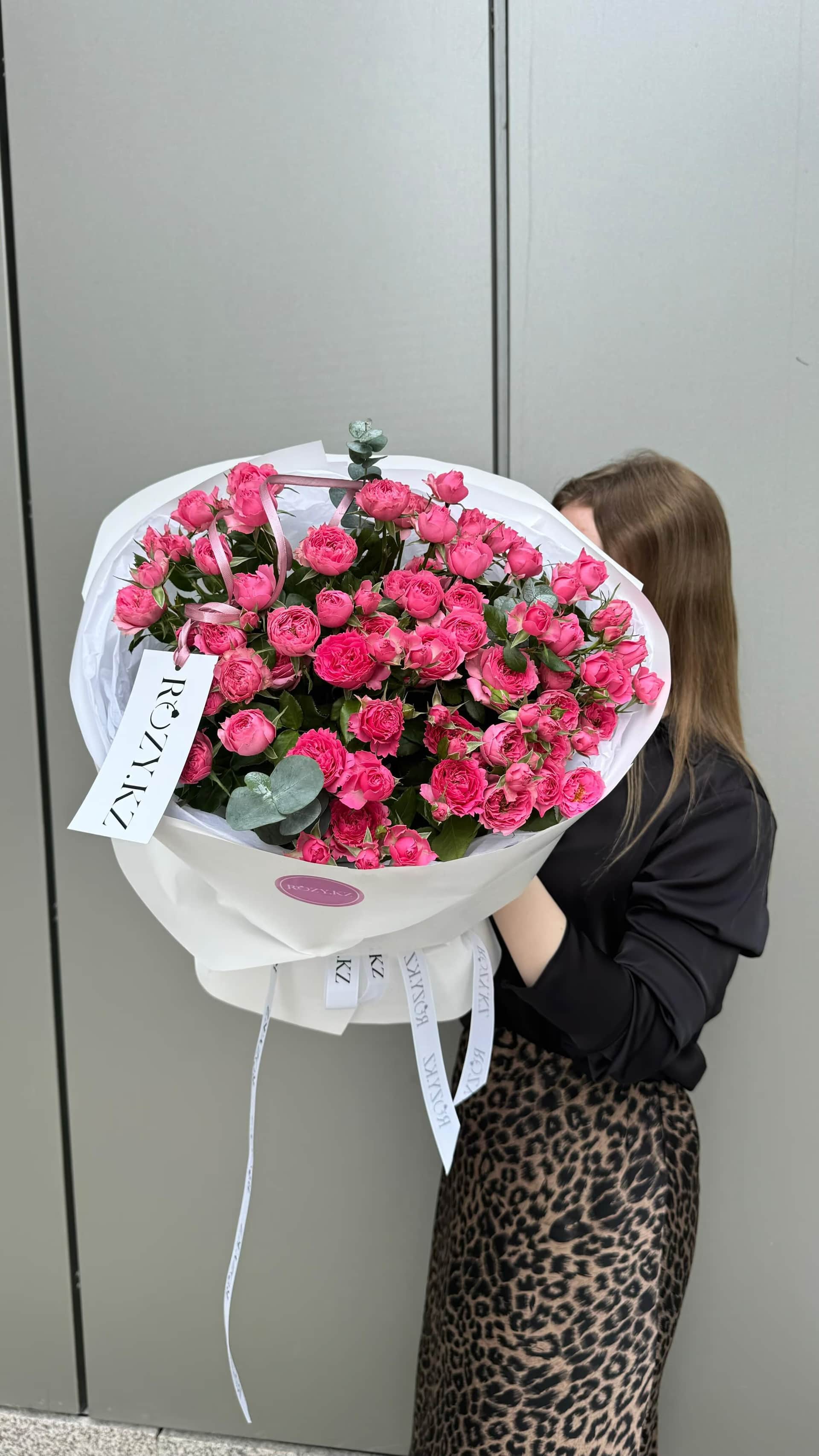 Spray rose with eucalyptus (7)