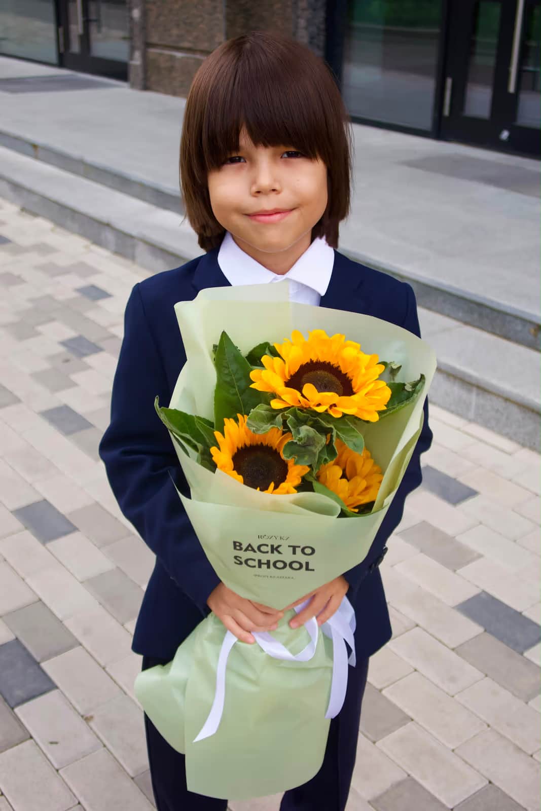Bouquet "Solnechnyy" BTS — Helianthus Jua Inca
