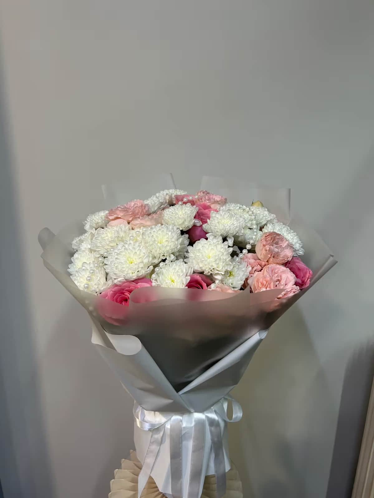 «Нежные объятия» — Chrysanthemum spray, Spray rose premium