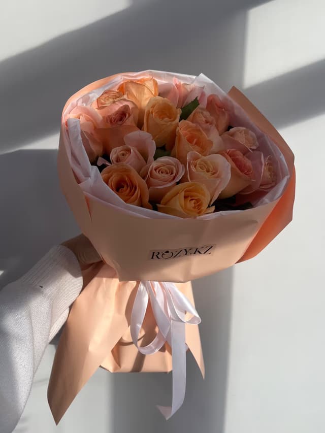 Букет из 17 роз — Роза оранжевая
