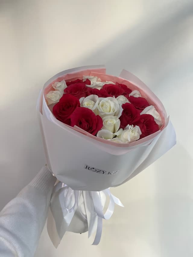 Heart Symphony — Rose bright pink, Rose white