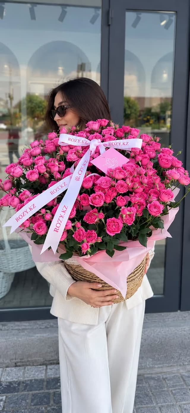 Шикарная корзина Sophie — Роза кустовая Sophie