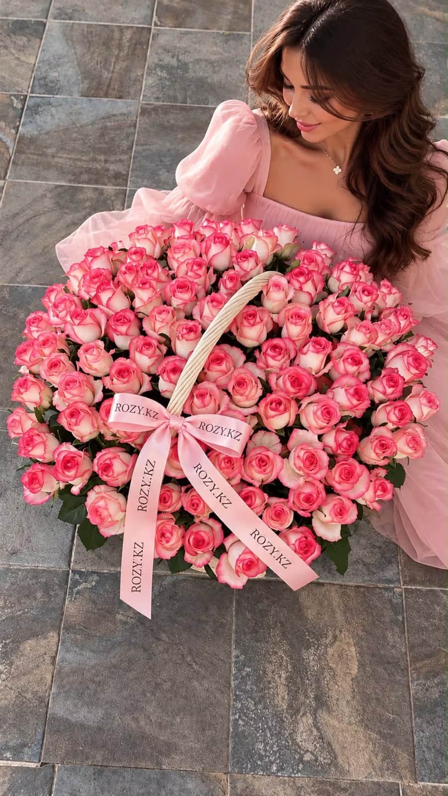 Basket of 101 roses Jumilia