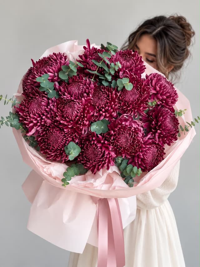 Моно букет Midnight Garden — Хризантема одноголовая, Эвкалипт цинарея XL