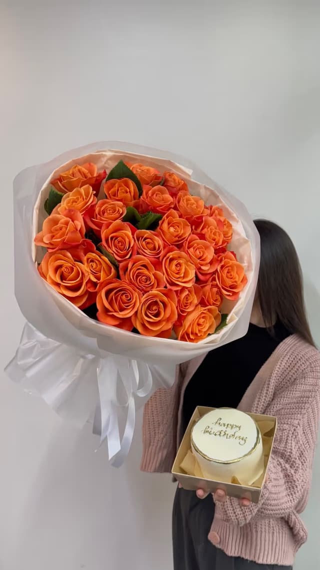 Combo bouquet of 25 roses and bento