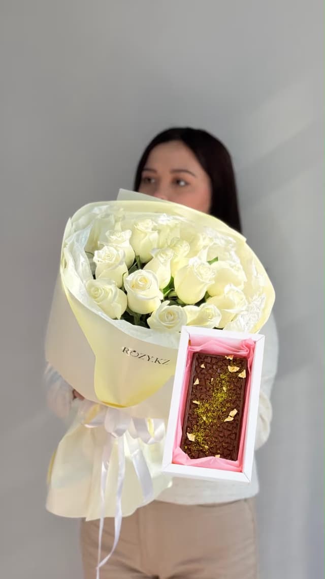 Combo bouquet of 15 white roses and Dubai chocolate