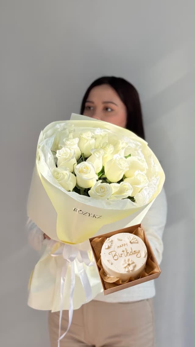 Combo bouquet of 15 white roses and bento