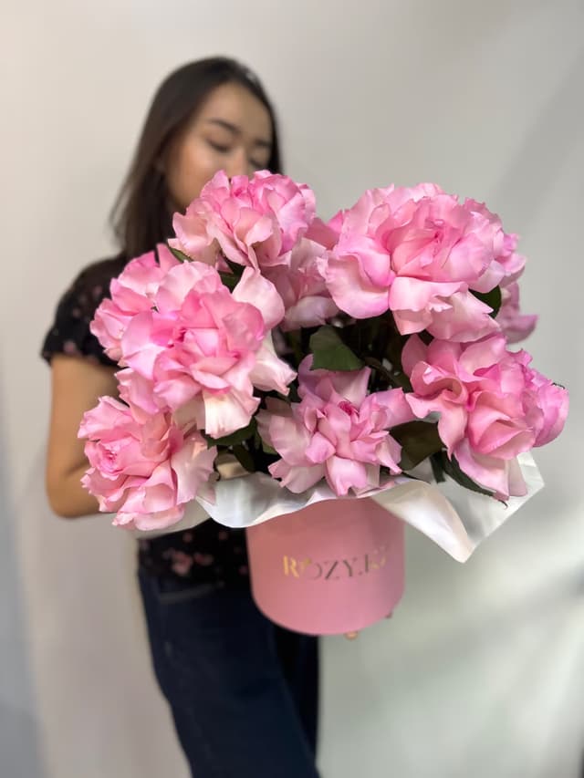«Нәзік тыныс» — Раушан ашық қызғылт, Қорап ROZY.KZ өлшемі M
